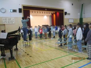 一面は消音での練習ができますので、自宅練習などには最適です