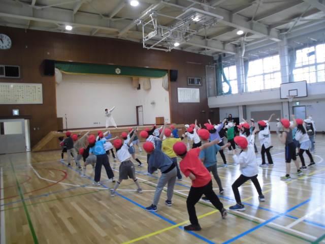 ダンス教材ベスト「ダンス・マスゲーム(小学校 中・高学年向