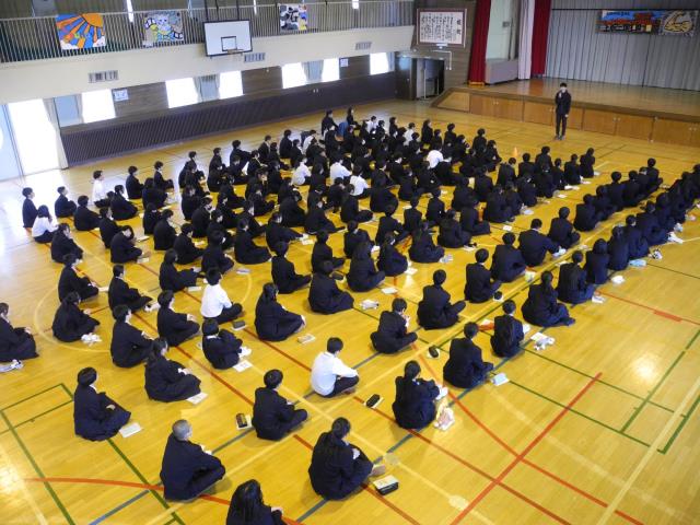 B64-008 札幌市中学校教育30年 札幌市中学校長会 1977