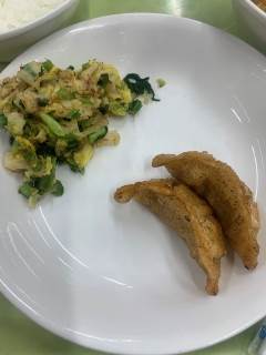 刺身 旅亭ホテルに使用 メイン料理用 青白花柄の花びら型皿