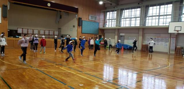 新潟学校体育研究会 المنشورات فيسبوك